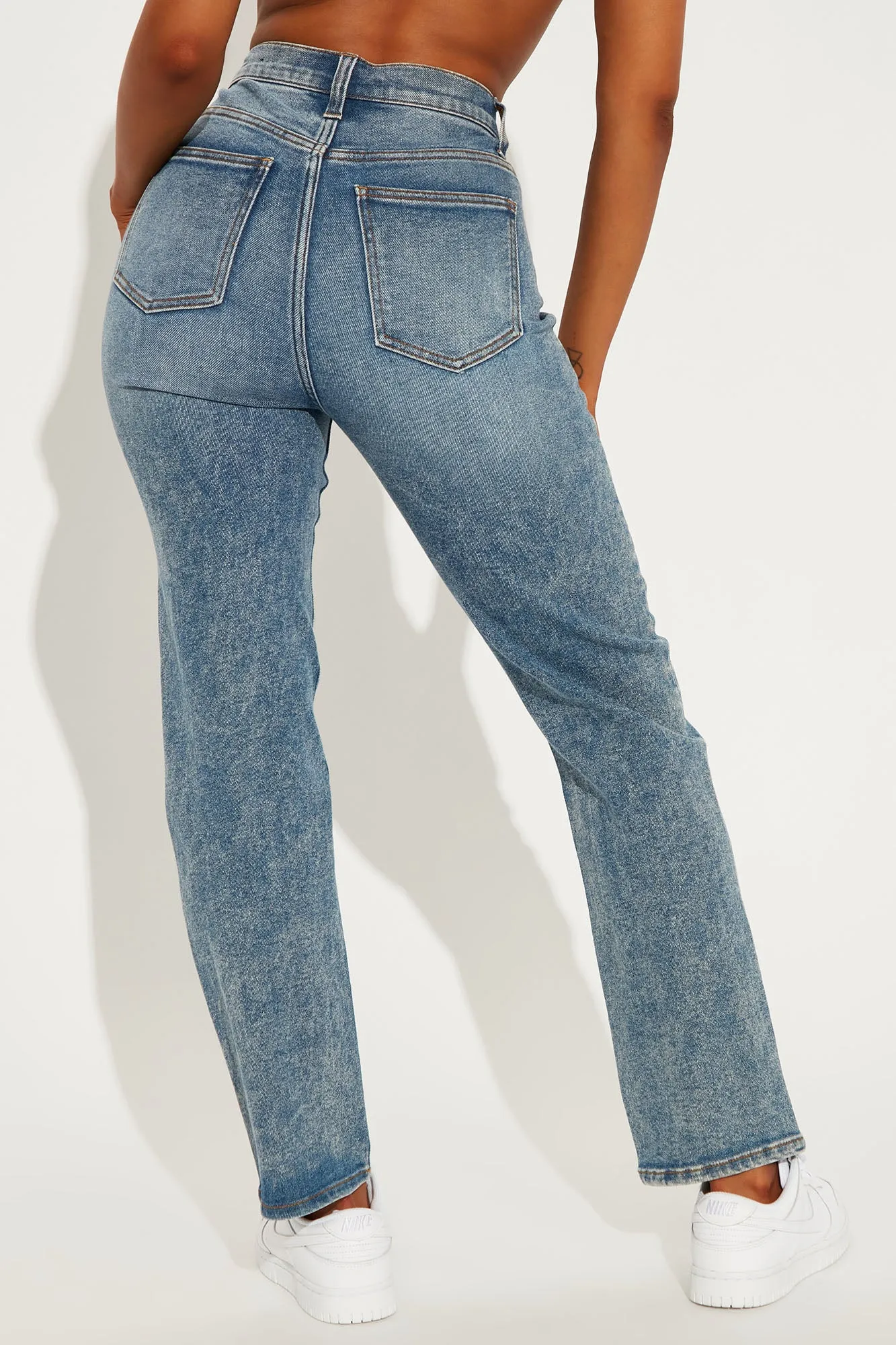 90's Vibe High Rise Straight Leg Jeans - Medium Blue Wash